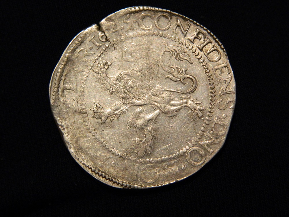 Монеты 1700 цены. Демидовская монета 1645. Монета  гривен 1700-1800 год. Монеты до 1700 года. Золотые монеты 1700 годов.