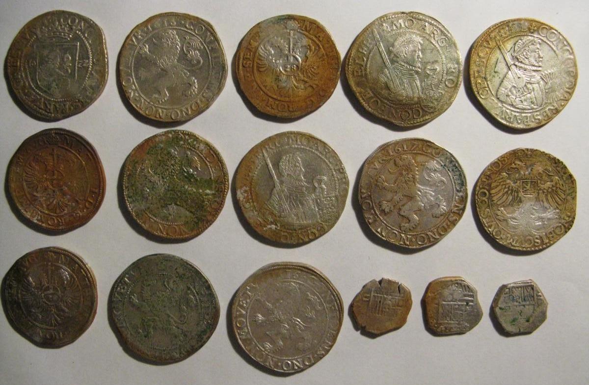 Монеты 1700 цены. Монеты 1700-1800 года. Царские монеты 1700 годов. Монеты царской России с 1700 по 1800 год. Золотые монеты 1700 - 1850 годов.