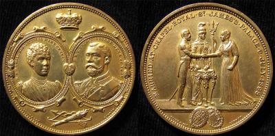 26 мая 1867 года родилась Мария Текская (1893 Marriage of The Duke of York & Princess Mary of Teck, large gilt-bronze medal d.51mm by Spink, ref. Eimer 1781).jpg