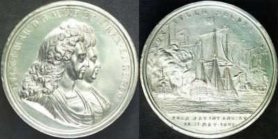 4 июня 1692 года английский флот уничтожил французские корабли под командованием Турвиля (Medal commemorating the Battle of La Hogue, 1692, silver, Artist - J. Roettier).jpg