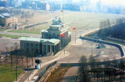 berlinskaya_stena.thumb.jpg.a3ee42cf80813f0540b9471d5f2fca50.jpg