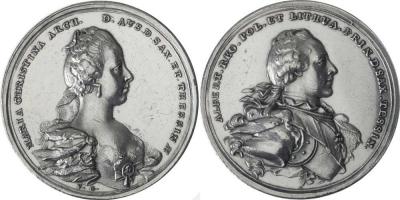 13 мая 1742 года родилась герцогиня Тешенская Мария Кристина. Medal ślubny Alberta Saskiego i Marii Krystyny Austriackiej.jpg
