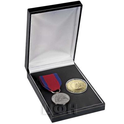 Тристан-да-Кунья 1 крона 2015 год золото «Медаль Победы Ватерлоо» (реверс).jpg