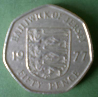 50pence.jpg.8cde10e3d18c9db763d1c88a10efd790.jpg