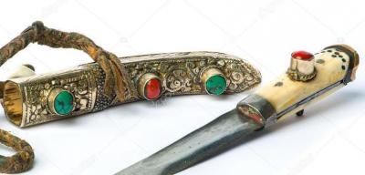 depositphotos_84393610-stock-photo-yakutia-retro-knife.jpg