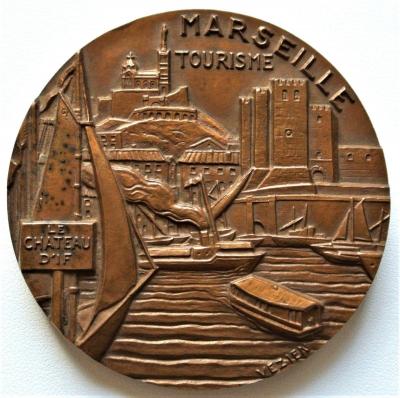 5c12d6d88ad05_chateau_dif_marseille_-_la.thumb.jpg.fcefb3400a659316f302db63df90d48d.jpg