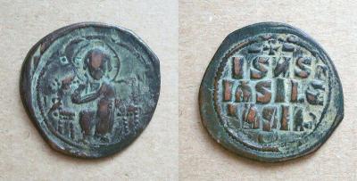 Анонимный фолис времени правления Константина IX (1042-1055гг., вес 10,54г., диаметр 3,2см.jpg