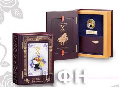 Острова Кука 10$ 2019 год «yoshikitty10th ANNIVERSARY» (упаковка).jpg