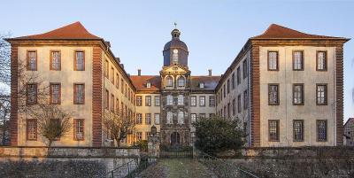 5f4270ecb62eb_1200px-schloss-friedrichswerth-westfassade1.thumb.jpg.2697c5e5755ced91095ee050d462995f.jpg