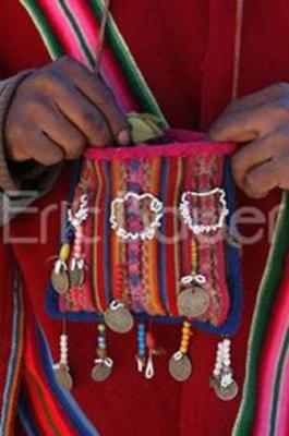 bolsa con hojas de coca llamada Chuspa.jpg