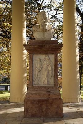 kepler_buste_(regensburg).thumb.jpg.5efaf2f3be2d78380241bba533e9c161.jpg