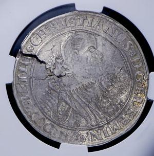 efimok-s-priznakom-1655-goda-na-talere-1624-goda-v-slabe_61713-2.jpg.7f4d92c428b89ee05954d8ac5decf015.jpg