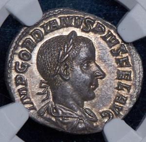 denariya-gordian-iii-rim-imperiya-v-slabe_68442-1.jpg.2aa45e239ce1e9f8478763b1346c4778.jpg