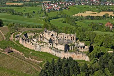 luftaufnahme-hochburg.thumb.jpg.59c58bd4fdc3d24bb4742e0e076d49fb.jpg
