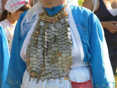 1647349277_28-alimentola-info-p-monisto-ukrasheniya-devushka-krasivo-foto-29.jpg