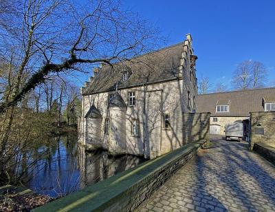 schloss_werdringen_(hagen)_(1)_(1).thumb.jpg.c7f5b09821125b4847f2fef7d7c1a2c5.jpg