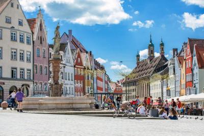 landsberg_hauptplatz-1200x800.thumb.jpg.1c1dc920f2269093fd91274abba3c7e6.jpg