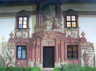 oberammergau_pilatushaus_gartenfassade.thumb.jpg.8cae0331ad098b89b6db26a244d3eb0c.jpg