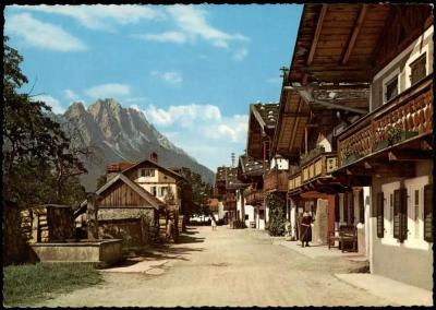garmisch-partenkirchen-fruehlingstrasse-blick-gegen-die-zugspitze-1964.thumb.jpg.3dad4c0ee2483c22f3c952f956759ac6.jpg
