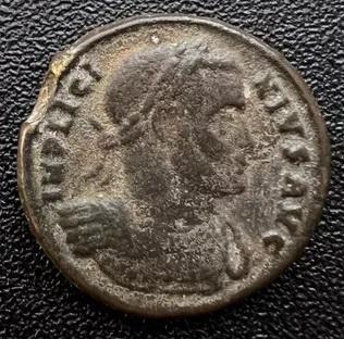 67_licinius_i.jpg.74435e09c6f2df0643a0b5fc0a745bb8.jpg