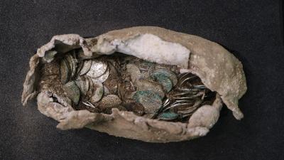 SZC-coin-hoard-during-micro-excavation-scaled.jpg
