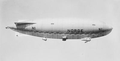 1280px-Norge_airship_in_flight_1926.jpg