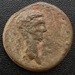 12_caligula.jpg.b58f35b52568c7aee1fd349589289172.jpg