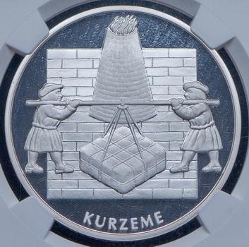 1-lat-2003-vremya-i-cennosti-kurlyandiya-latviya-v-slabe_104069-4.jpg.ee077b0068b3c215e136ebca3880e141.jpg