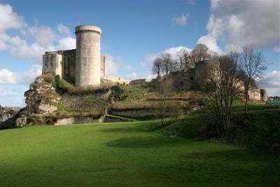 Chateau-falaise-calvados.jpg