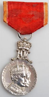kroningsmedaljen_1906_avers.thumb.jpg.9c7f991e75454859b731886134aec9fb.jpg