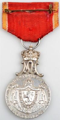 kroningsmedaljen_1906_revers.thumb.jpg.0753ec646d41d33f35c7a9f2bf0250e6.jpg