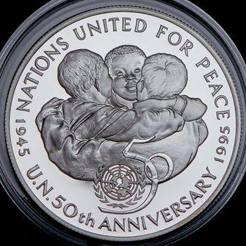 25-dollarov-1995-50-let-oon-yamayka_105425-2_result.jpg.f16935b184b17db0fccb4b47e086d8f7.jpg