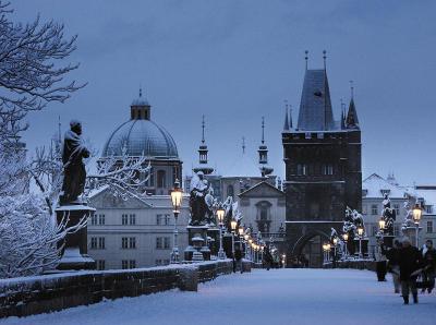 prague_charles_bridge_winter.thumb.jpg.b4636eb5f91a47468fd3fc7464d999c2.jpg